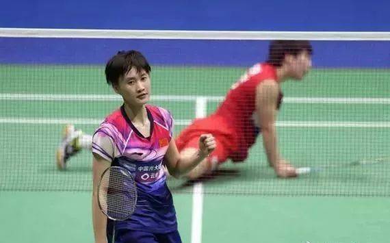 租借申请背 租借申请背