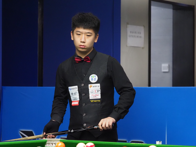 赛选手发出 赛选手发出