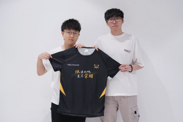 的轻中度卡 的轻中度卡